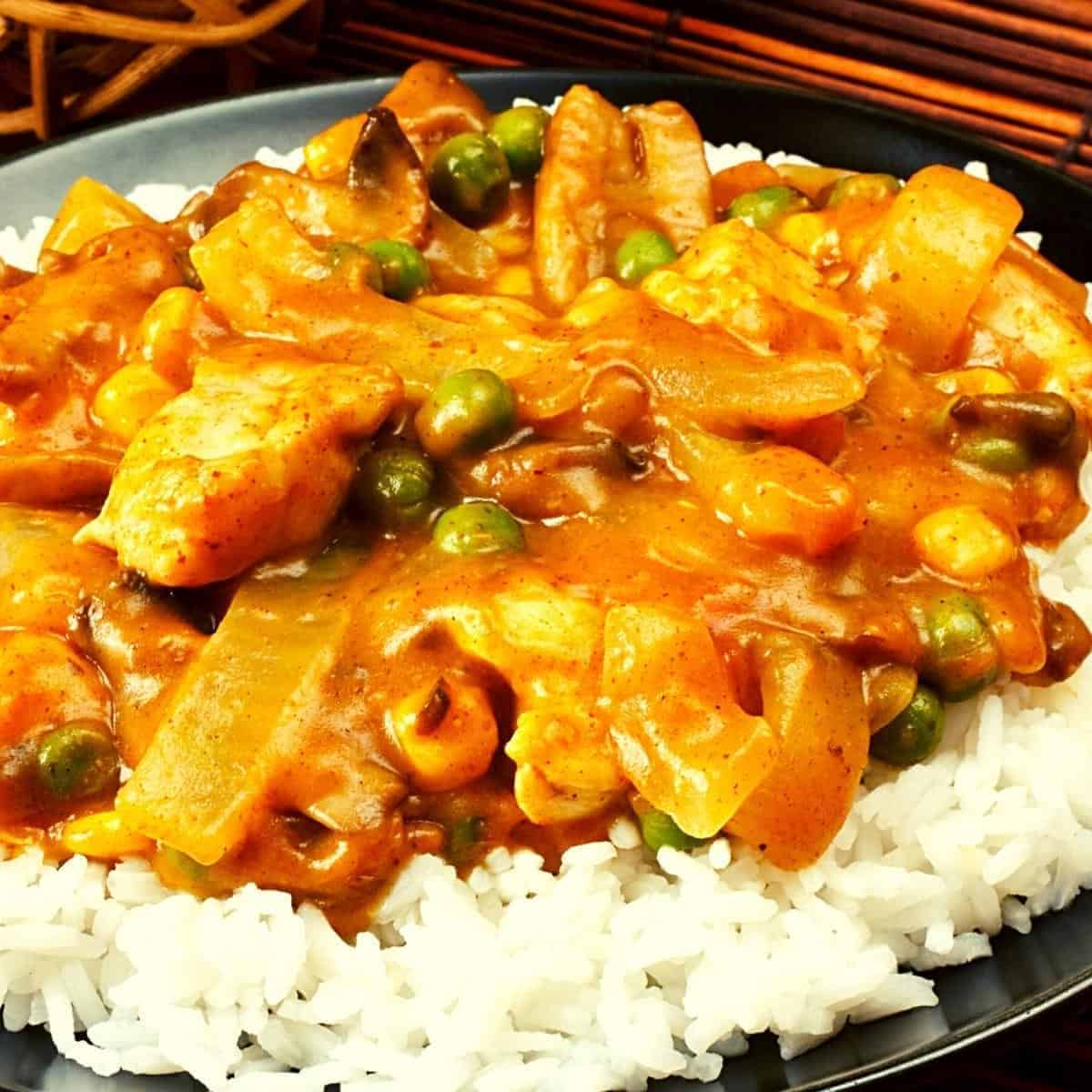 chicken and mushroom curry with rice