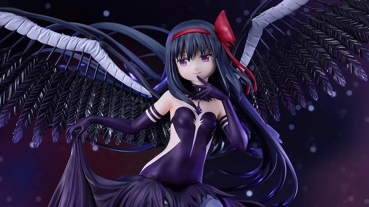 1/8 scale figure of Devil Homura on a celestial background