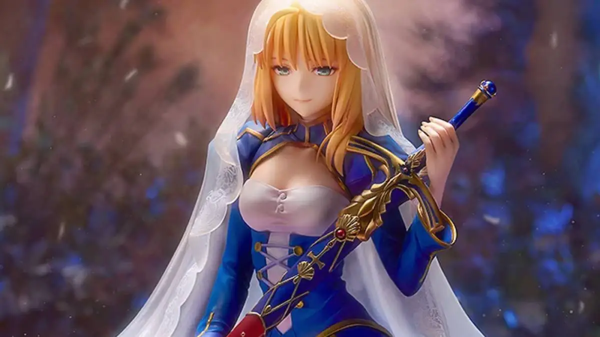 New Fate/stay Night Saber Figure Based on Garden of Avalon