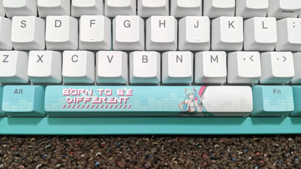 ASUS Hatsune Miku Keyboard, Headset, and Mouse Look and Work Wonderfully 